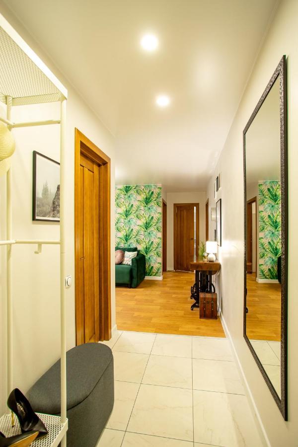 Luxury Apartment With 2 Bedrooms In The City Center 尼古拉耶夫 外观 照片